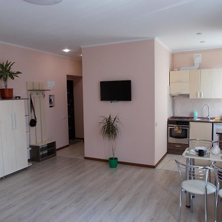 Apartment Near The Forum Mall Lwów Zewnętrze zdjęcie